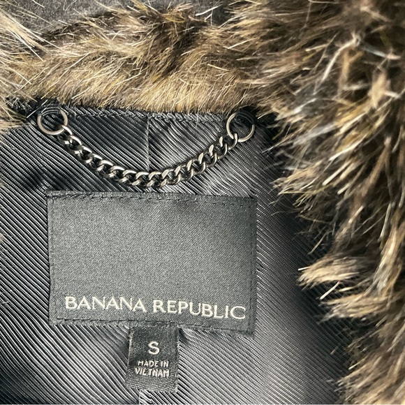 Banana Republic Faux Fur Vest with Asymmetrical Zipper Size S - Picture 5 of 8